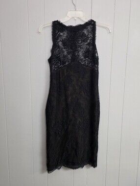 Neiman Marcus Vera Wang Sleeveless Black Lace Dress Size 6